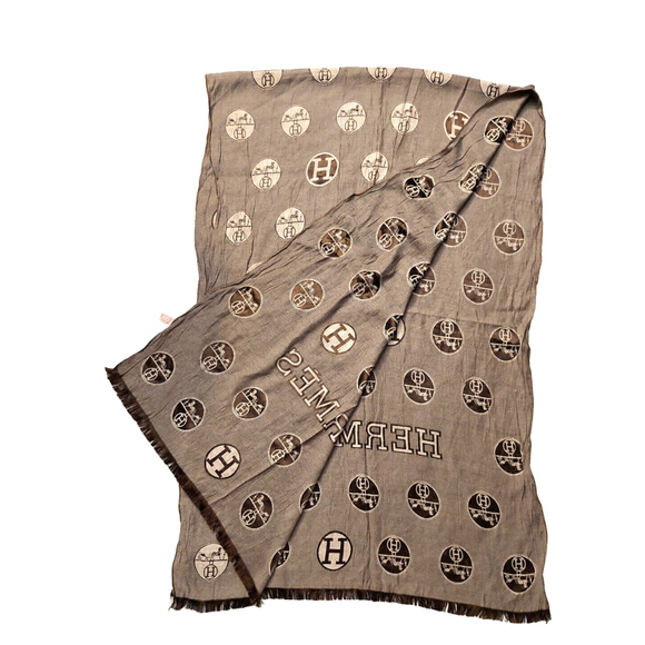 HERMÈS Iconic Brown & Beige  Reversible H Horse & Carriage Print Scarf Pre-owned - Picture 5 of 16